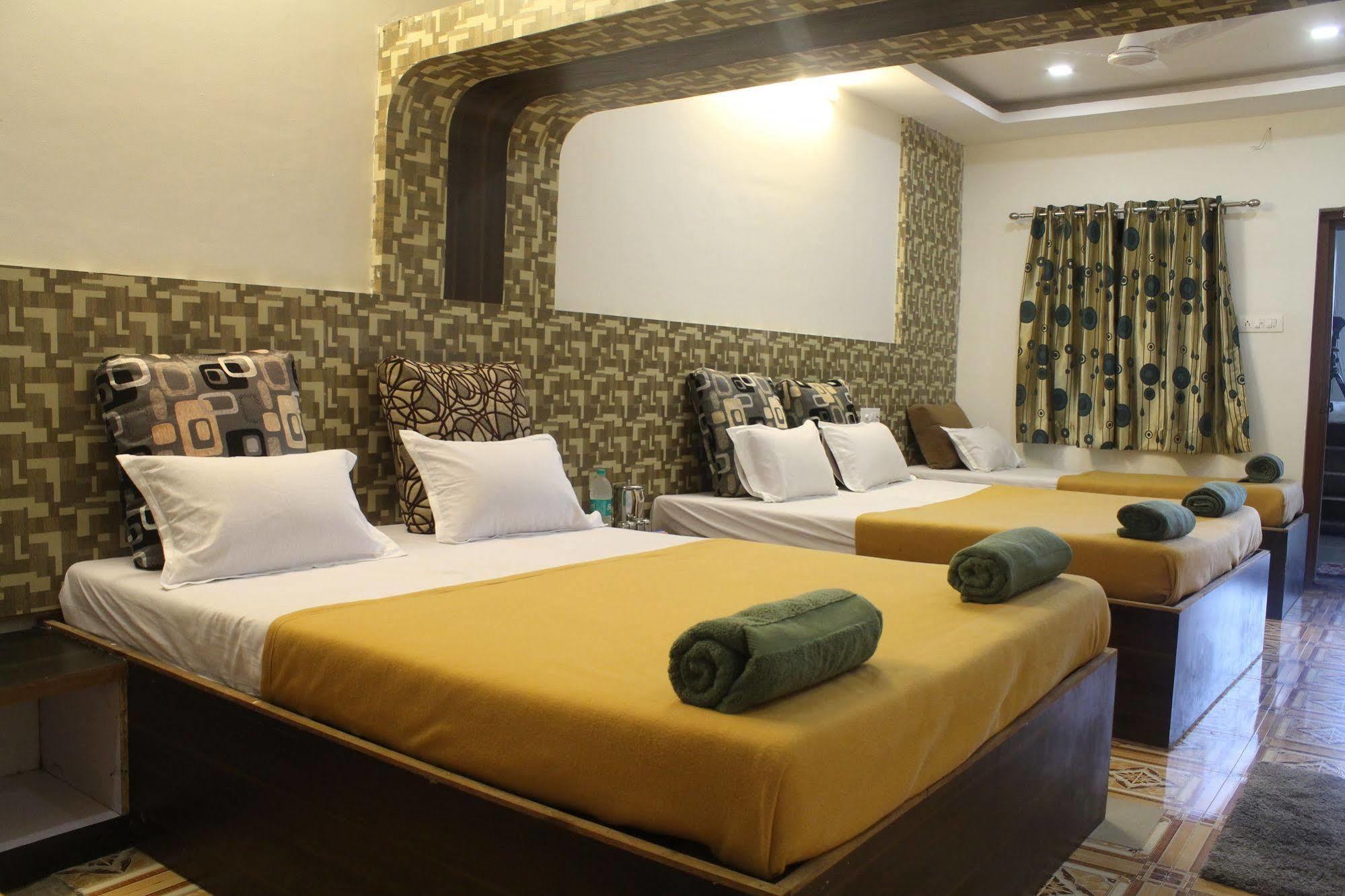 Hotel Malhar Palace Širdi Exteriér fotografie